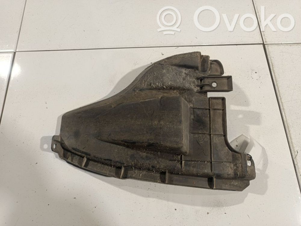 Toyota Avensis T270 Rivestimento paraspruzzi parafango posteriore