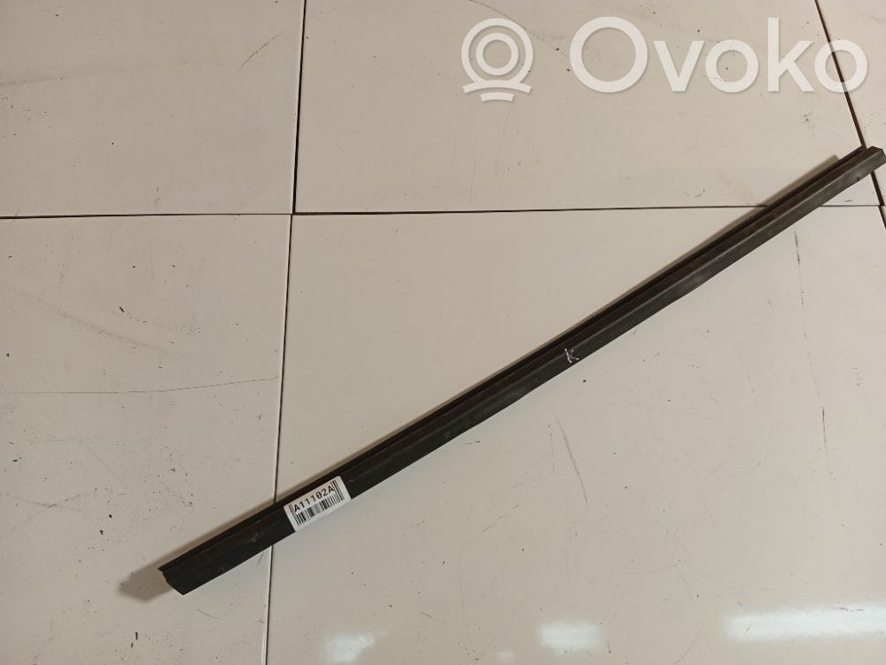 Opel Astra H Verkleidung Türfenster Türscheibe hinten 