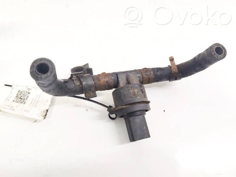 Volkswagen Golf V Senzor temperatură combustibil 