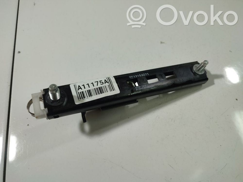 Opel Corsa D Sicherheitsgurt-Einstellschiene 