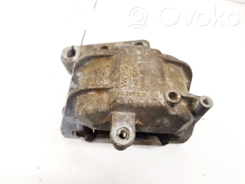 Volkswagen PASSAT B6 Supporto di montaggio del motore