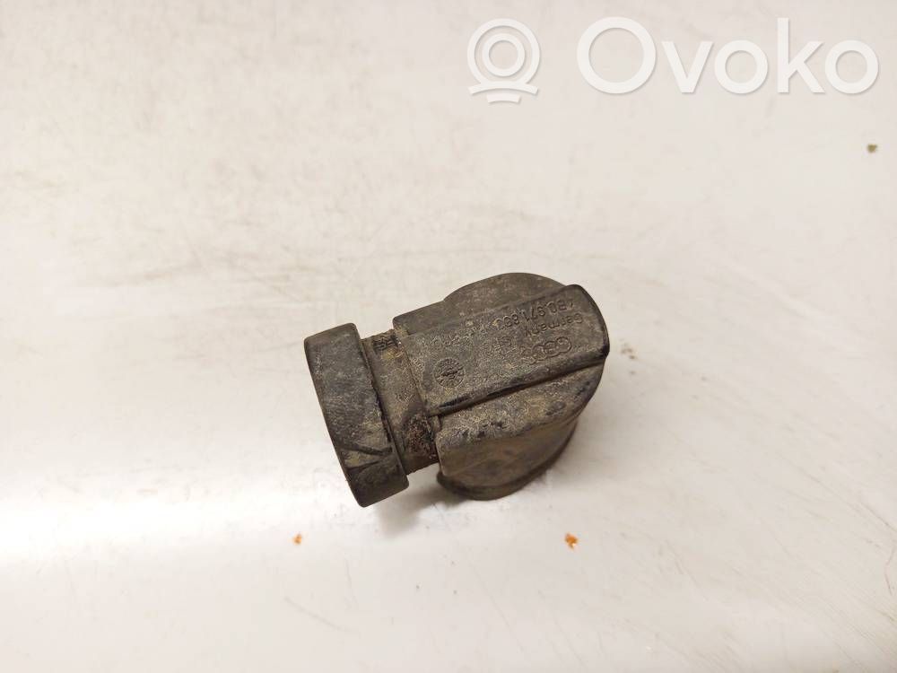 Muu ulkopuolen osa   4B0971883,4B0971883