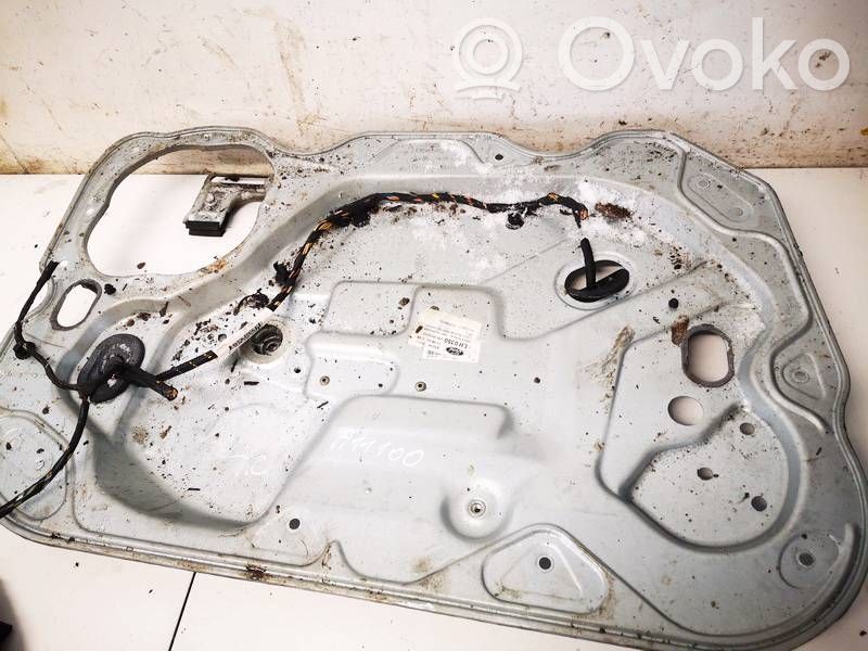 Ford Kuga I Regulador con motor de la ventanilla de la puerta corredera 
