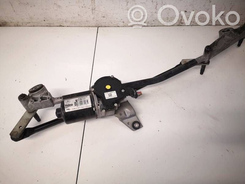 Mercedes-Benz A W176 Tringlerie et moteur d'essuie-glace avant