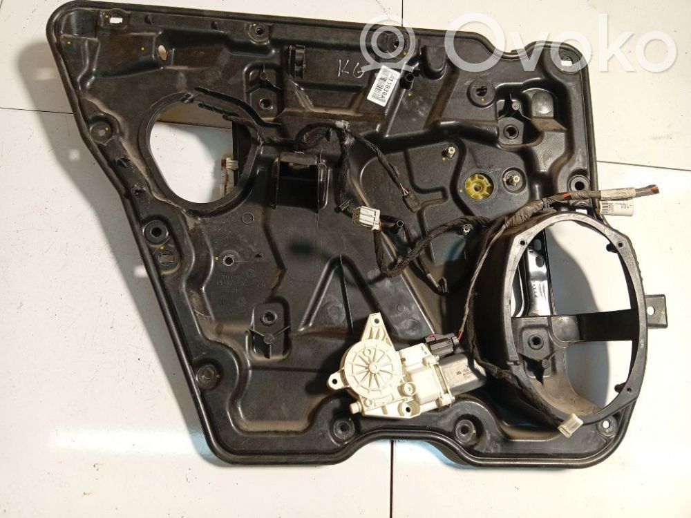 Regulador con motor de la ventanilla de la puerta corredera
