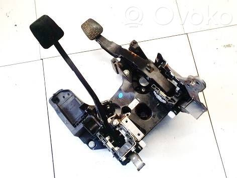 Pedal de embrague   13228166,165786,13228166,165786