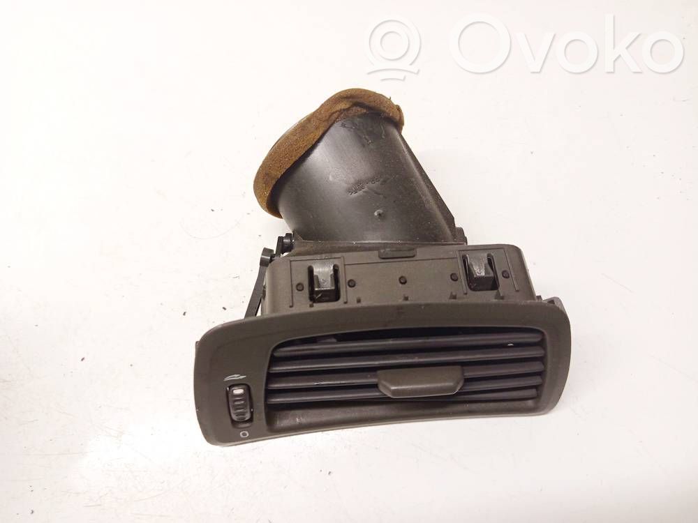 Grille d'aération centrale   3409375,1264,3409375