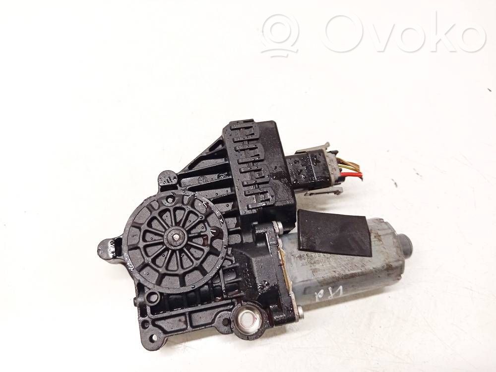 Opel Astra H Etuoven ikkunan nostomoottori
