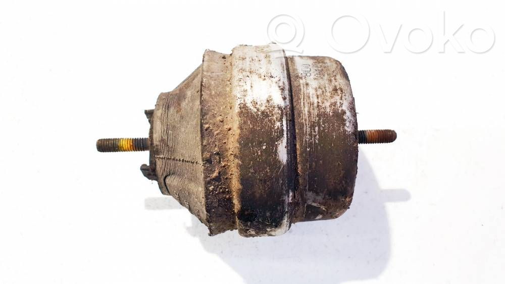 Volkswagen PASSAT B5.5 Supporto di montaggio del motore 