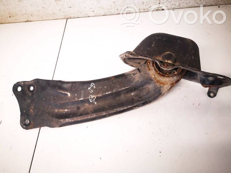 Volkswagen PASSAT B7 Basculă superioară spate 