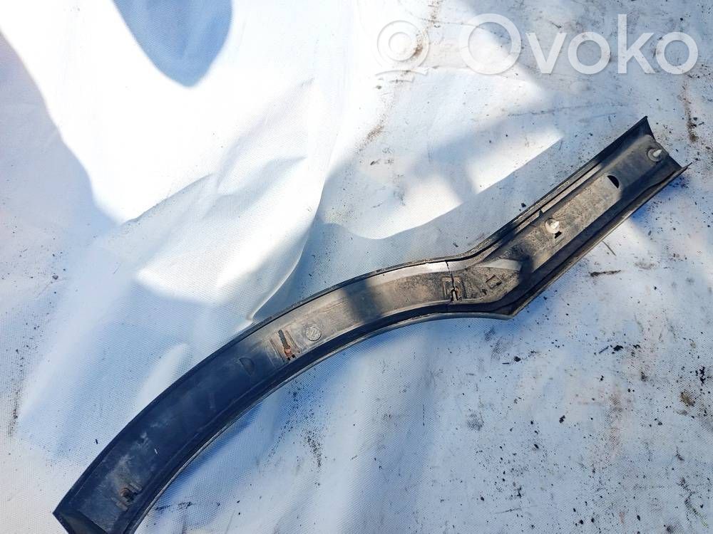 Opel Zafira A Rivestimento passaruota posteriore 