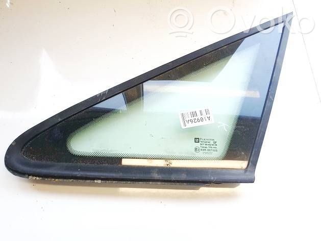 Opel Zafira A Fenêtre triangulaire avant / vitre