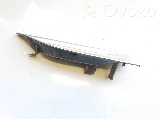Ford Kuga I Mască aripă față (turnată) 