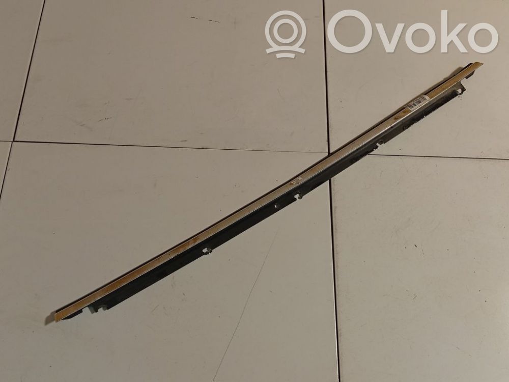Audi A6 S6 C6 4F Listwa / Uszczelka szyby drzwi tylnych