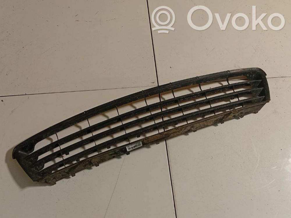 Citroen C5 Kratka dolna zderzaka przedniego 