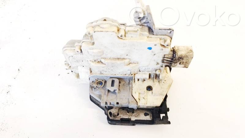 Volkswagen PASSAT B6 Serrure de porte arrière