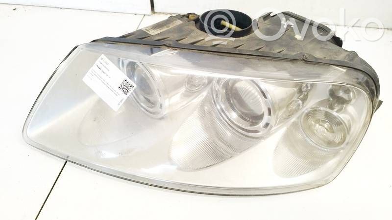 Volkswagen Touareg I Lampa przednia 