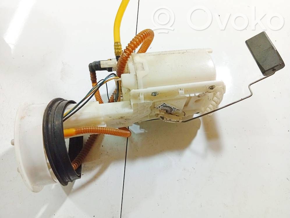 Audi A4 S4 B6 8E 8H Bomba interna de combustible 