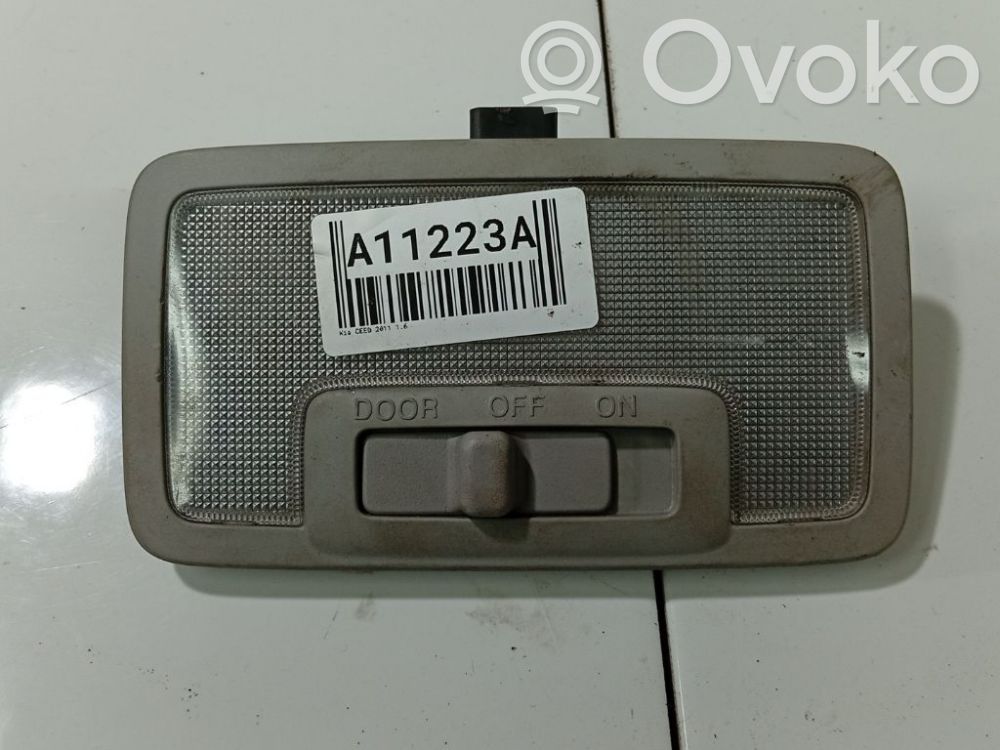 KIA Ceed Takaistuimen valo 