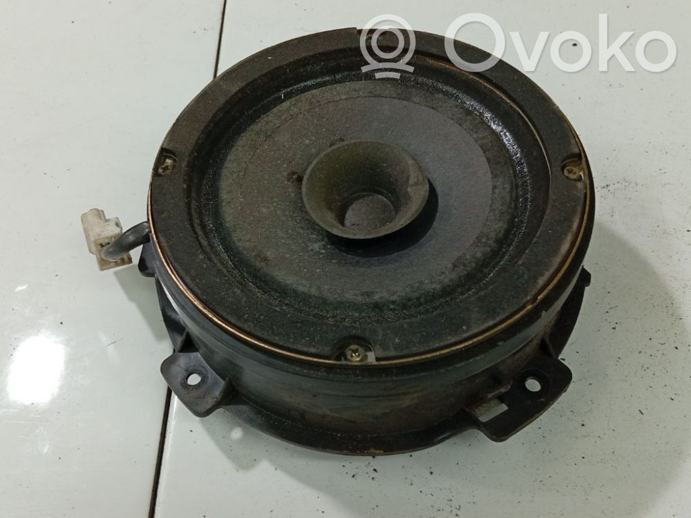 Hyundai Santa Fe Etuoven kaiutin 