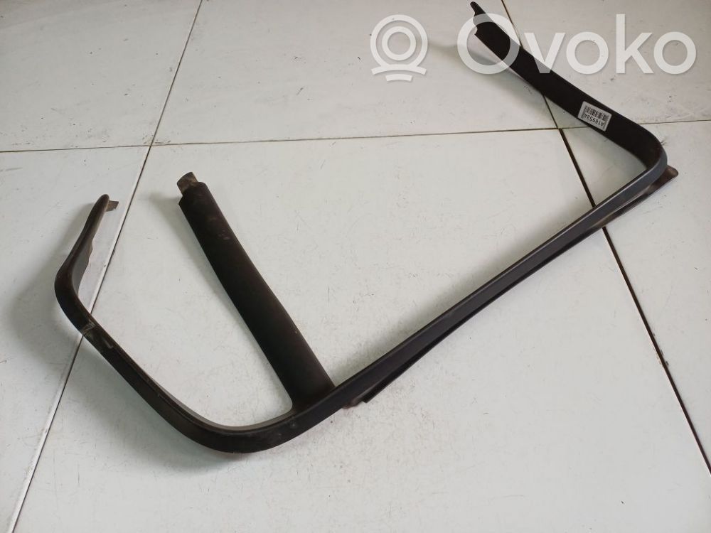 Saab 9-3 Ver2 Takaoven lasin muotolista