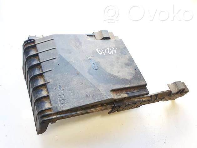 Volkswagen PASSAT B6 Coperchio scatola dei fusibili
