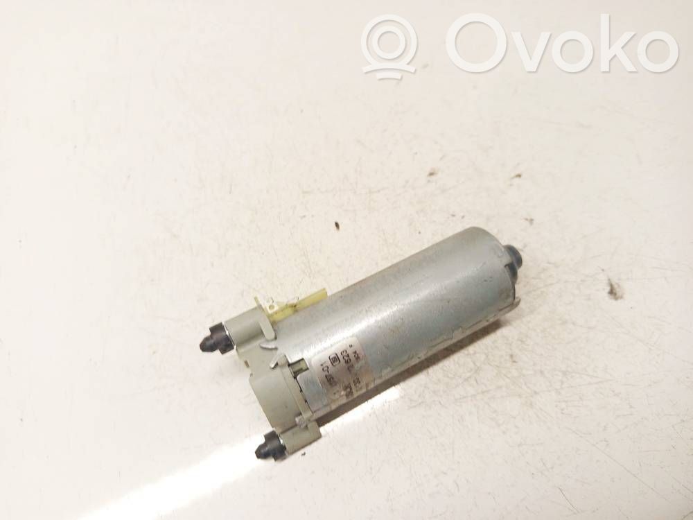 Mercedes-Benz CLS C219 Motor reglare scaun 
