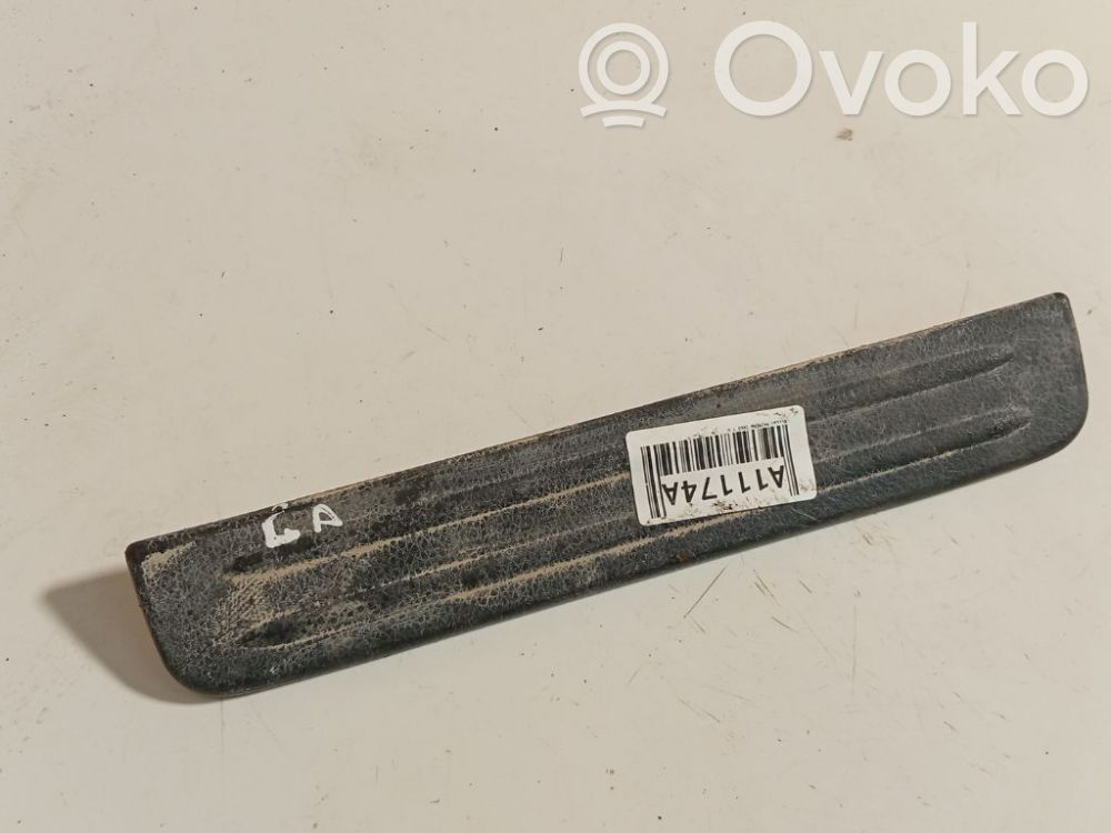 Nissan Primera Capac prag spate