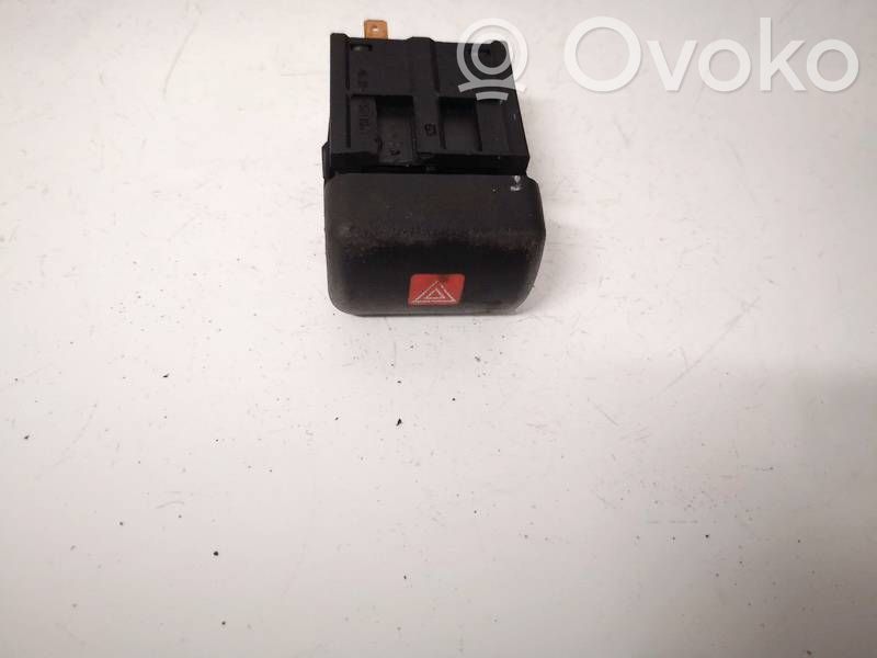 Comutator lumini pericol   90589897,90589897,09104489,091044890804,091044892700,90589897,909104489