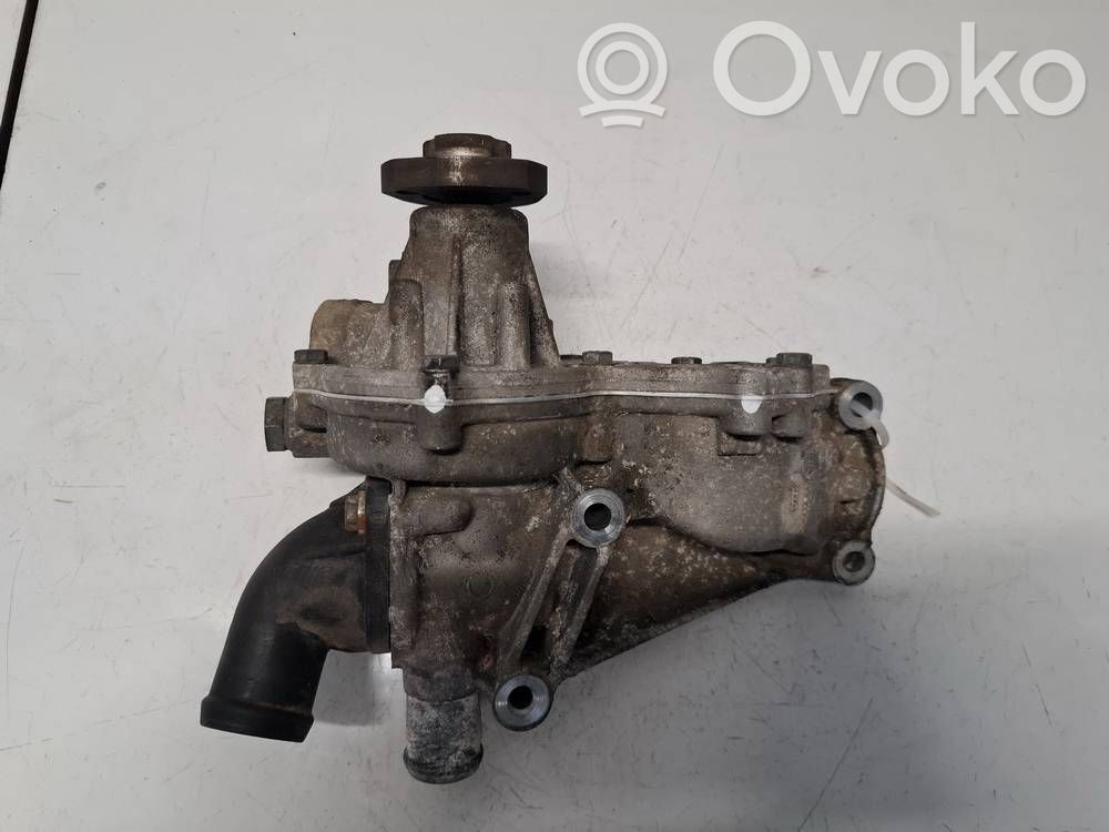 Audi A4 S4 B5 8D Vesipumppu 