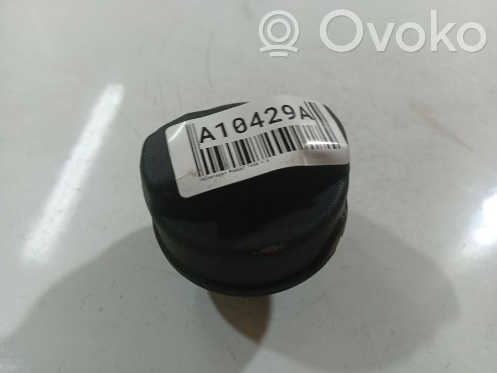 Volkswagen PASSAT B5 Tappo del serbatoio del carburante