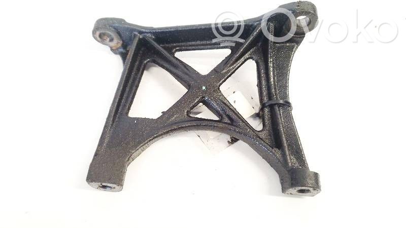 Toyota Avensis T250 Suport motor 