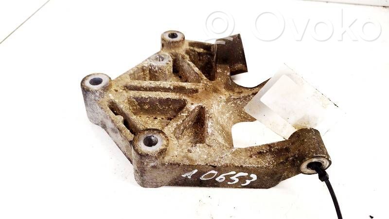 Saab 9-5 Engine mounting bracket 