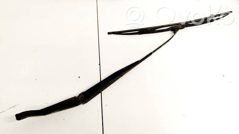Brazo del limpiaparabrisas delantero