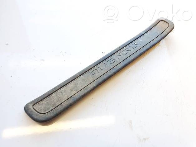 Toyota Avensis T270 Copertura del rivestimento del sottoporta posteriore