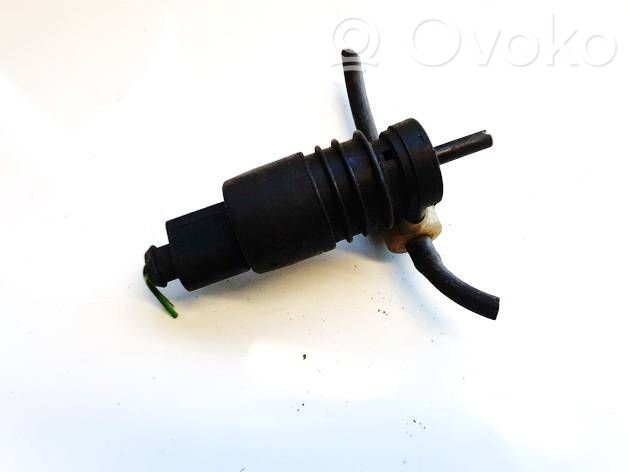 Volkswagen PASSAT B5 Pompa lavavetri parabrezza/vetro frontale