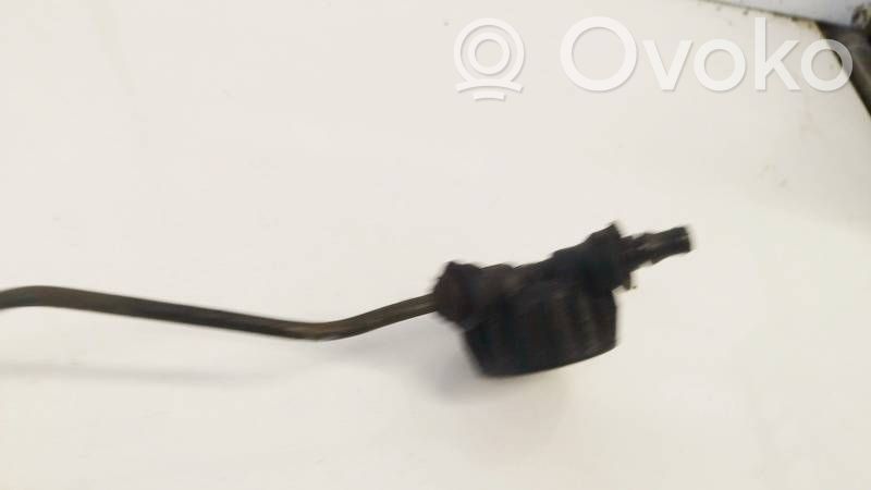 Volkswagen PASSAT B6 Conductă/furtun ambreiaj 