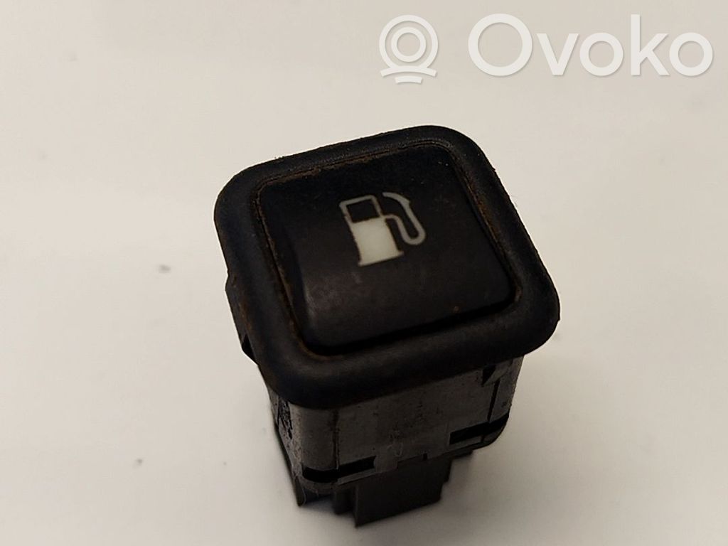 Volkswagen Golf IV Interruttore apertura sportello carburante 