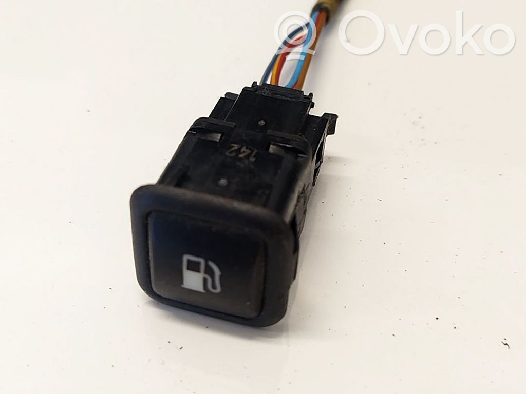 Volkswagen Golf IV Interruttore apertura sportello carburante 