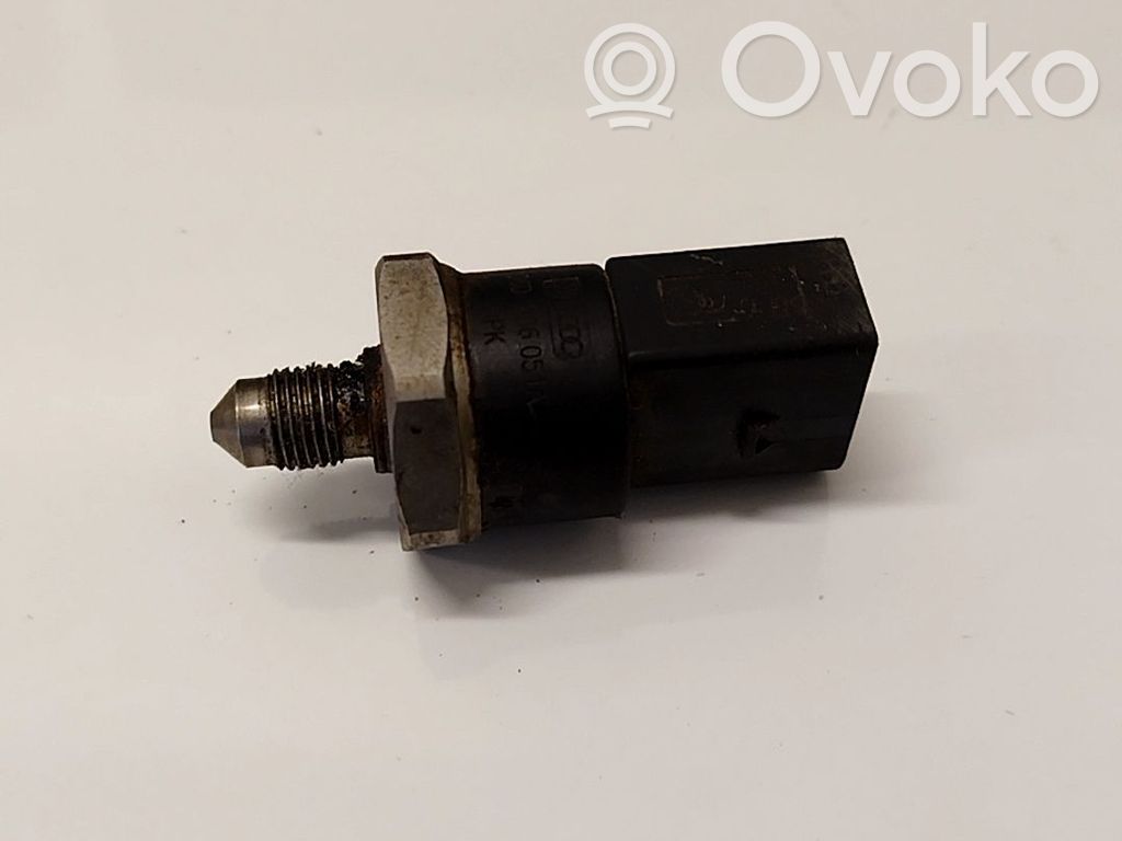 Volkswagen Golf V Sensor de presión de combustible 