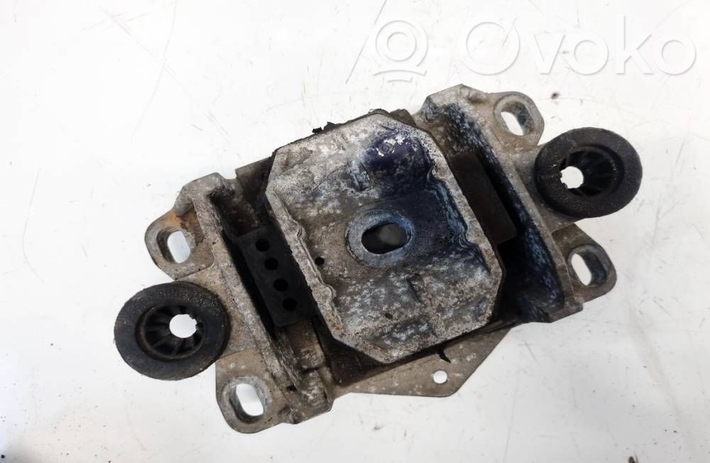 Ford Mondeo Mk III Engine mount bracket 