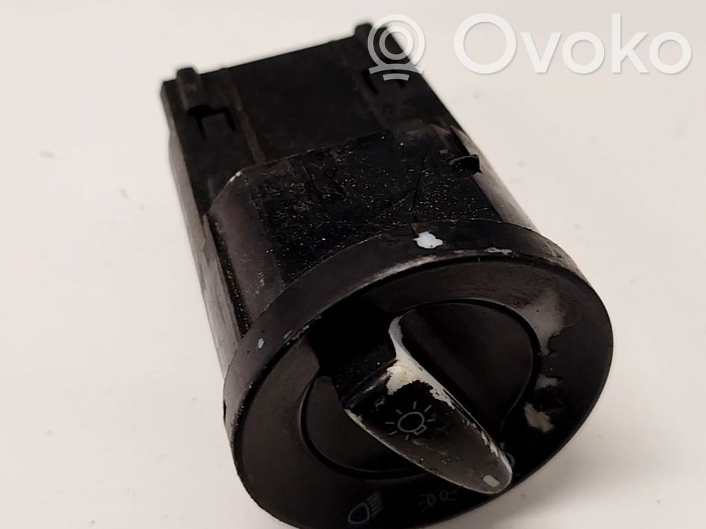 Skoda Praktik (5J8) Interruttore luci 