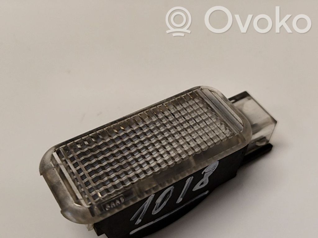 Otras luces interiores   3B0947415B,3B0947415B,3B0947415B