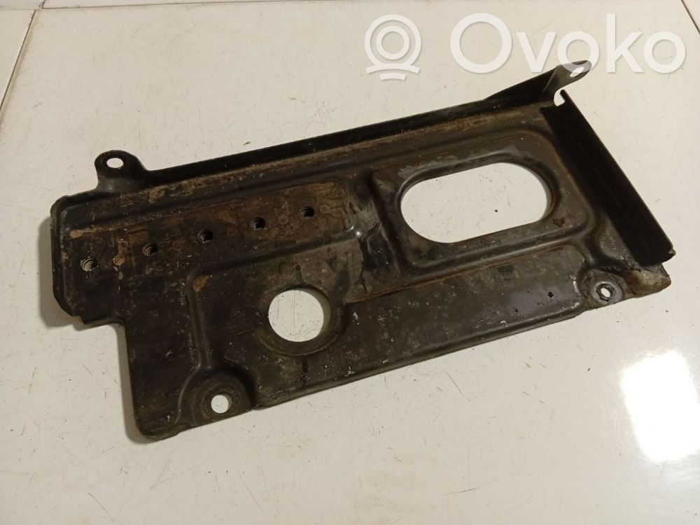 Audi A6 S6 C5 4B Akun kiinnike 