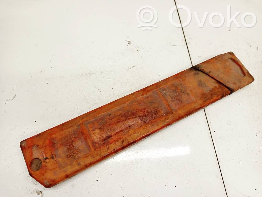 Volkswagen PASSAT B4 Triangle d'avertissement 