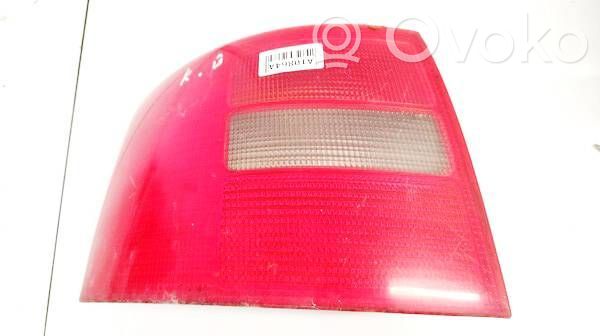 Audi A6 S6 C5 4B Lampă spate în caroserie 