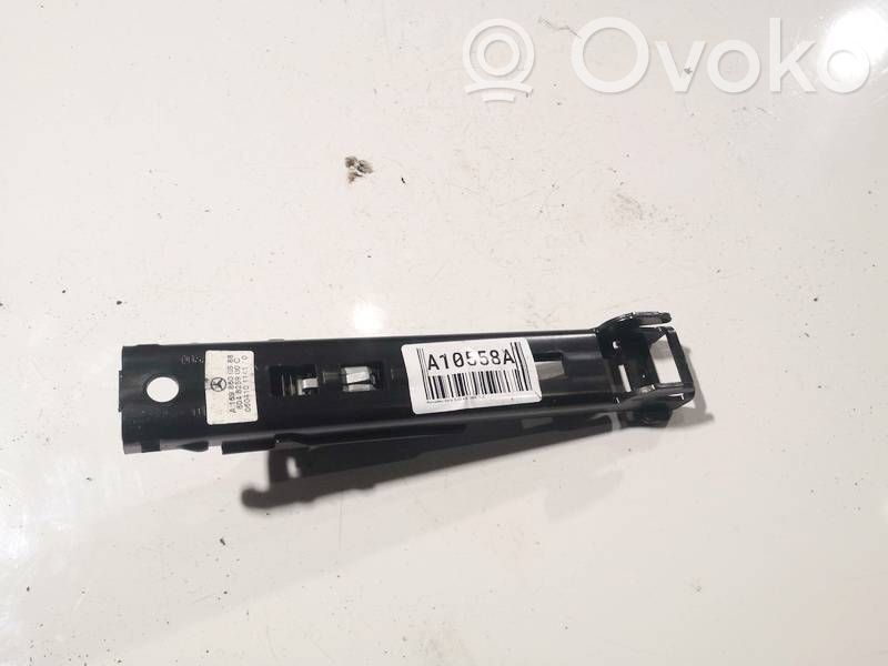 Mercedes-Benz B W245 Guida di regolazione della cintura di sicurezza 