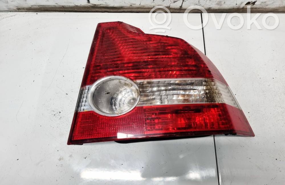 Volvo S40 Feux arrière / postérieurs