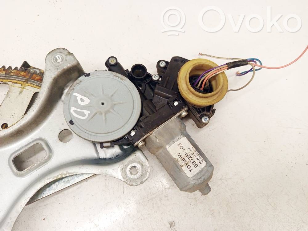 Toyota Corolla Verso AR10 Motorino alzacristalli della portiera anteriore