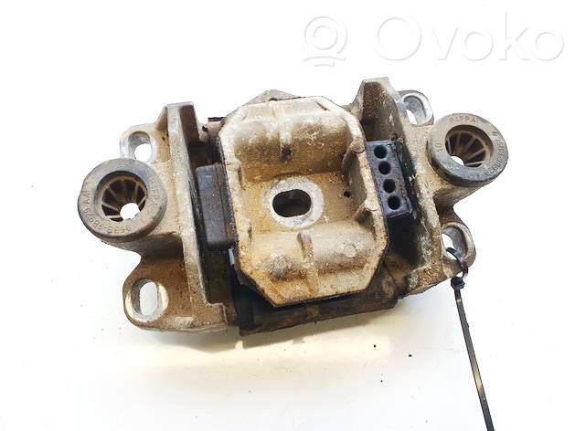 Jaguar X-Type Engine mount bracket 